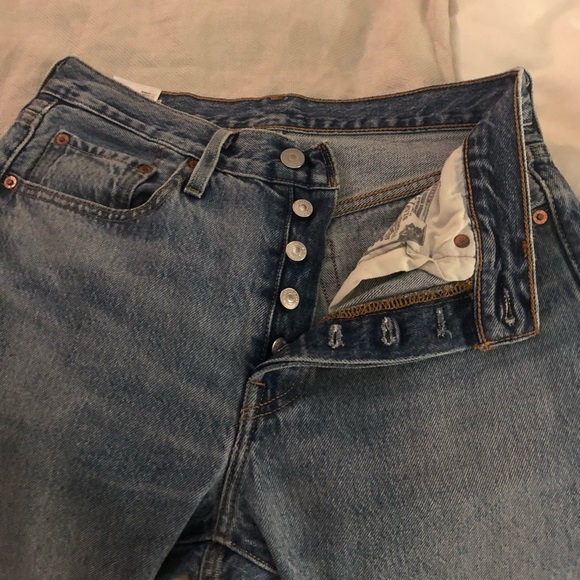 Levi Vintage Jeans size 27 - Picture 2 of 3